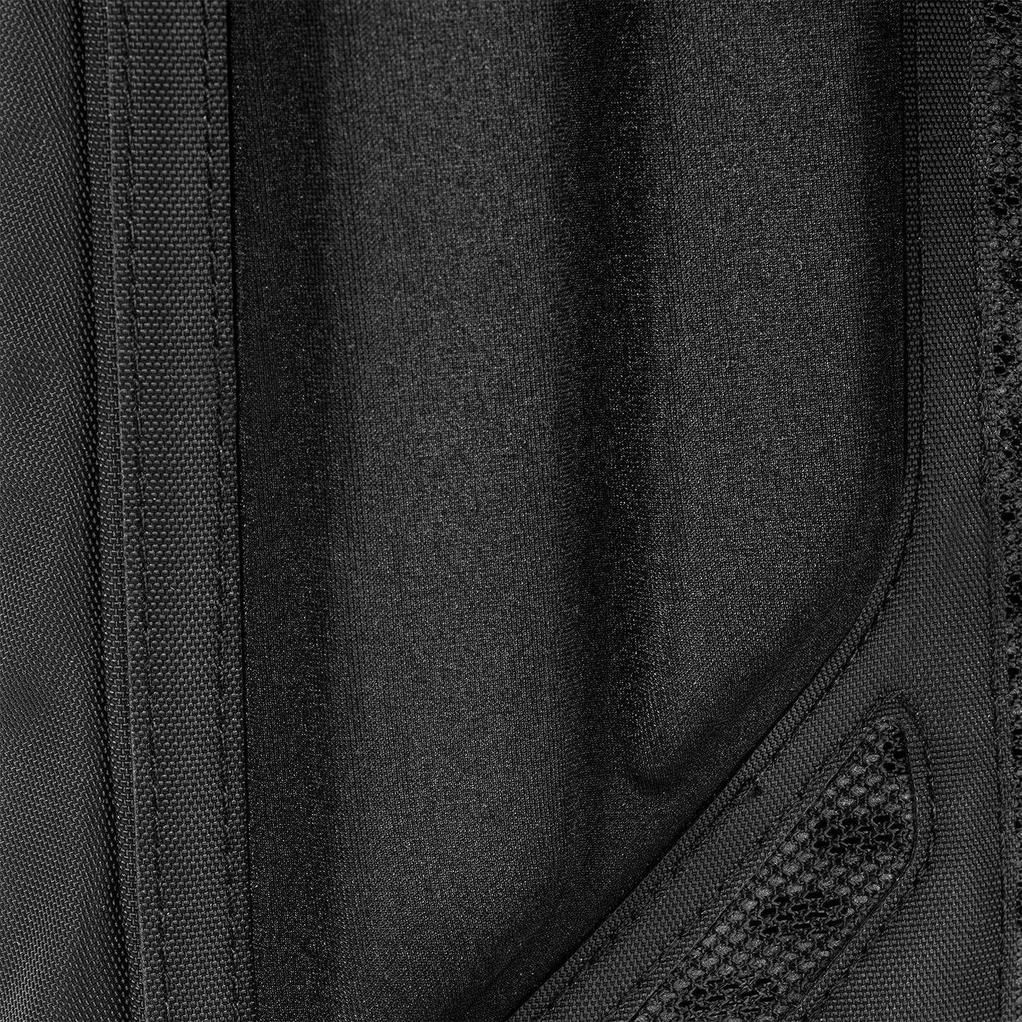 paragon-hydration-pack-b6 Paragon_Black_Texture.png